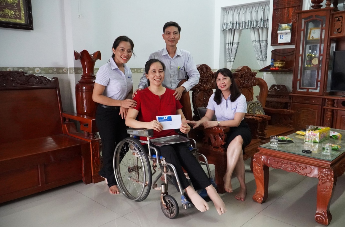 Thăm và tặng quà gia đình CBCNV nhân Tháng hành động Vì trẻ em và Ngày gia đình Việt Nam năm 2020 Thăm và tặng quà gia đình CBCNV nhân Tháng hành động Vì trẻ em và Ngày gia đình Việt Nam năm 2020